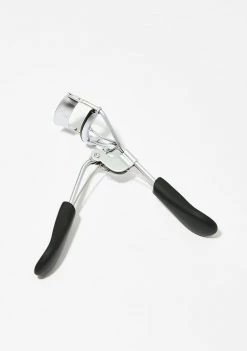The Creme Shop Lash Out The Eyelash Curler